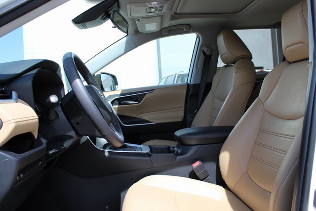Used 2023 Toyota RAV4 XLE Premium FWD image 10