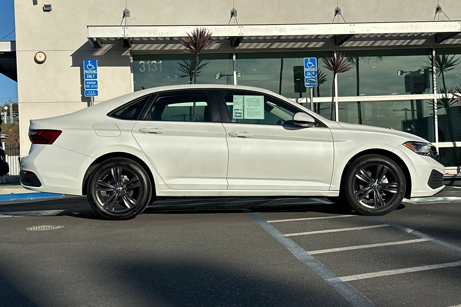 Certified 2024 Volkswagen Jetta SE image 3