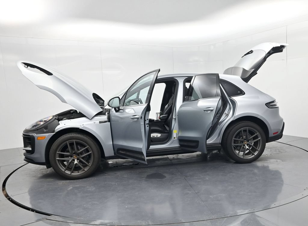 Used 2024 Porsche Macan Turbo AWD/4WD image 62