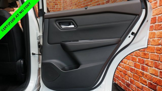 Used 2022 Nissan Rogue SV w/ SV Premium Package image 50