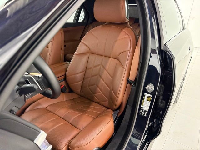 Certified 2024 BMW 740i xDrive w/ Premium Package 2 AWD/4WD image 13