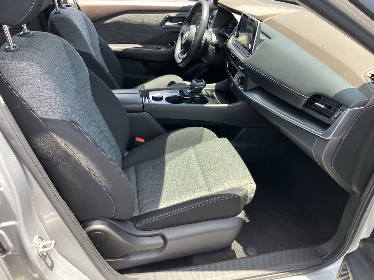 Used 2023 Nissan Rogue SV AWD/4WD image 32