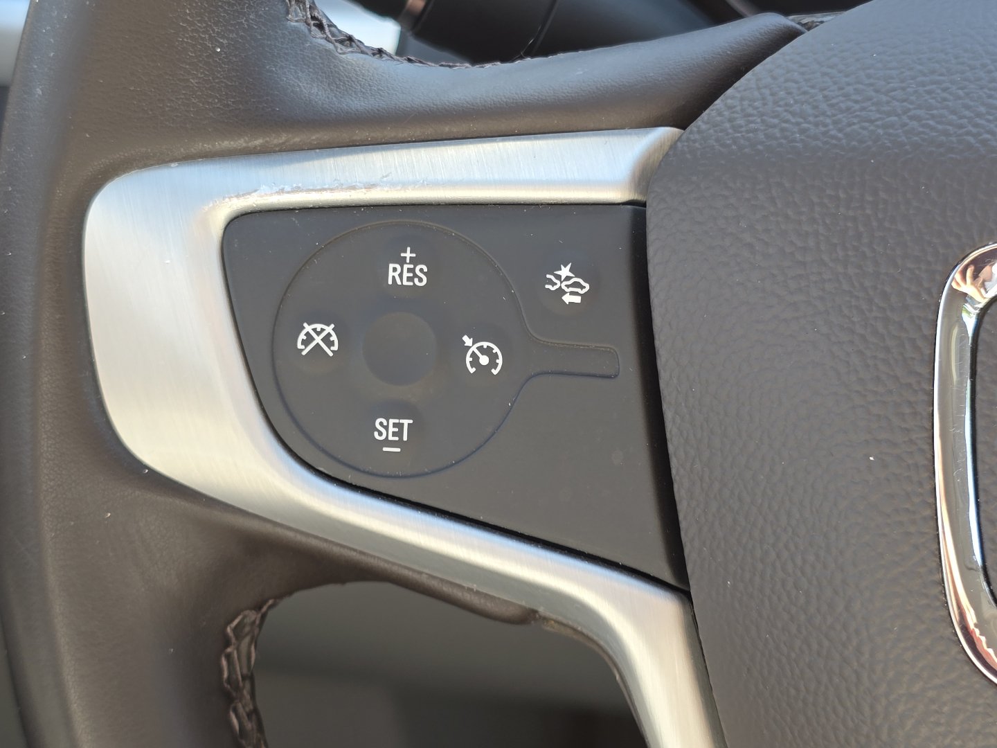 Certified 2023 GMC Acadia SLT AWD/4WD image 13