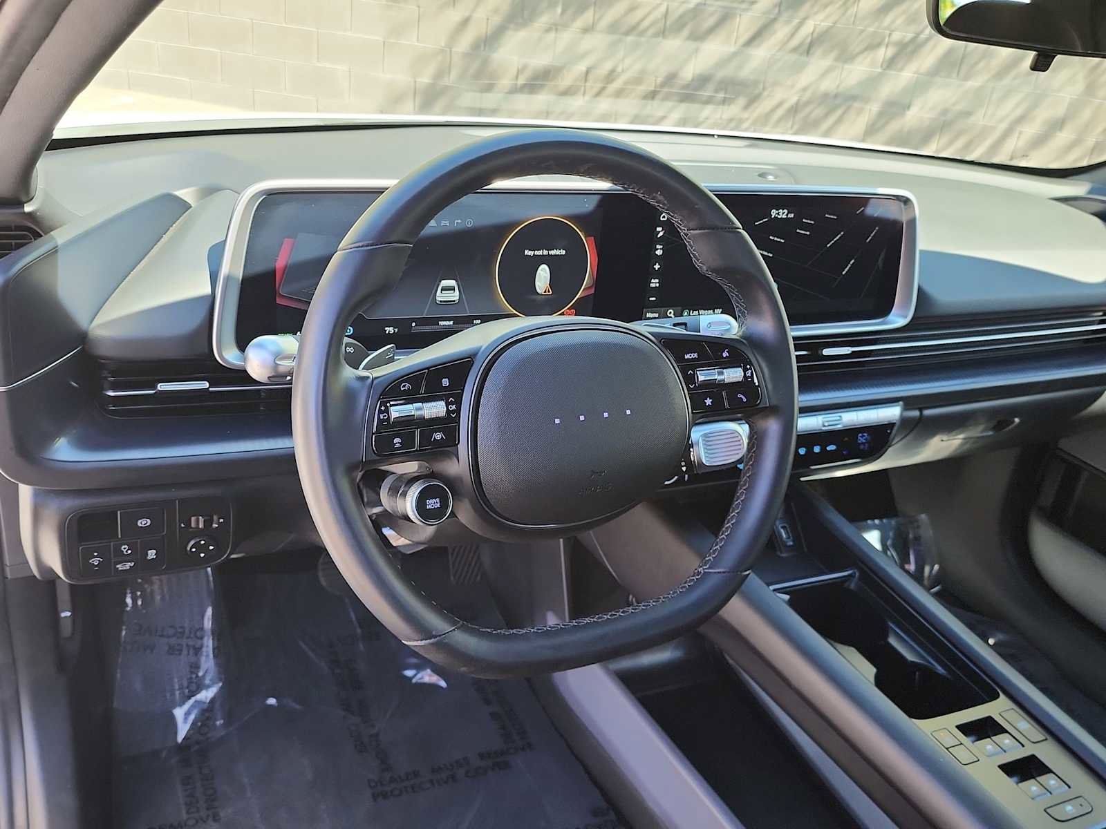 Used 2024 Hyundai Ioniq 6 SE RWD image 2