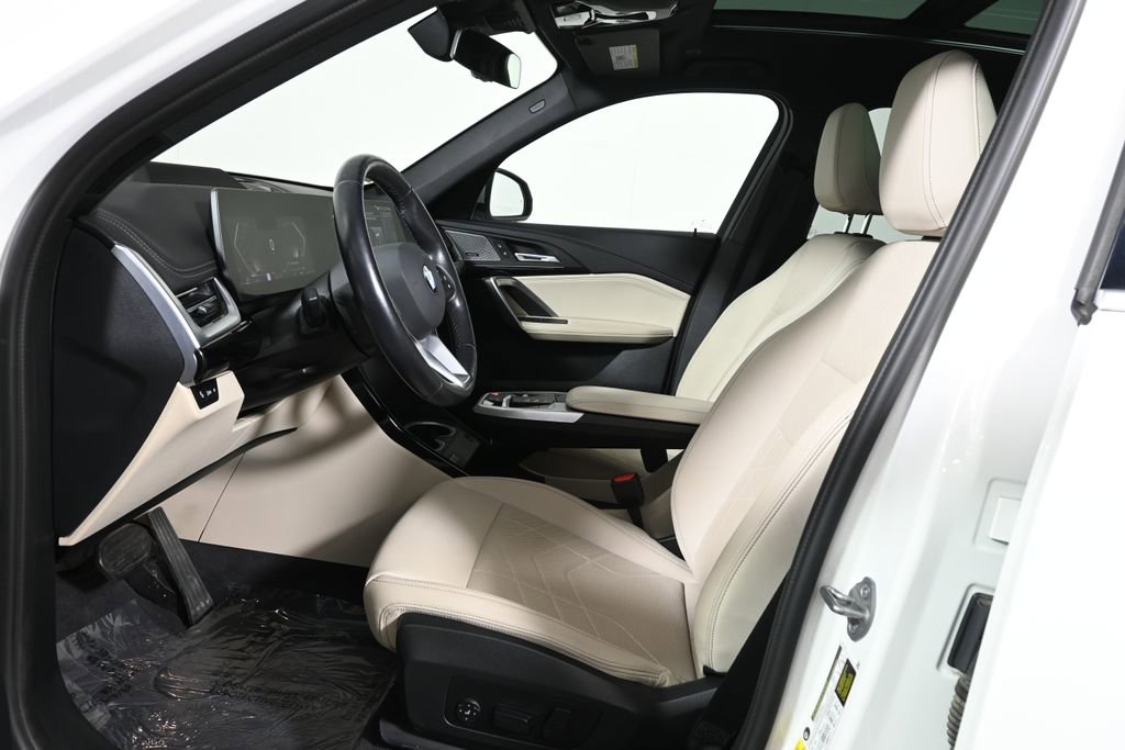 Certified 2023 BMW X1 xDrive28i w/ Premium Package AWD/4WD image 3