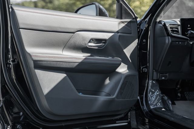 New 2026 Nissan Kicks SR w/ SR Premium Package image 37