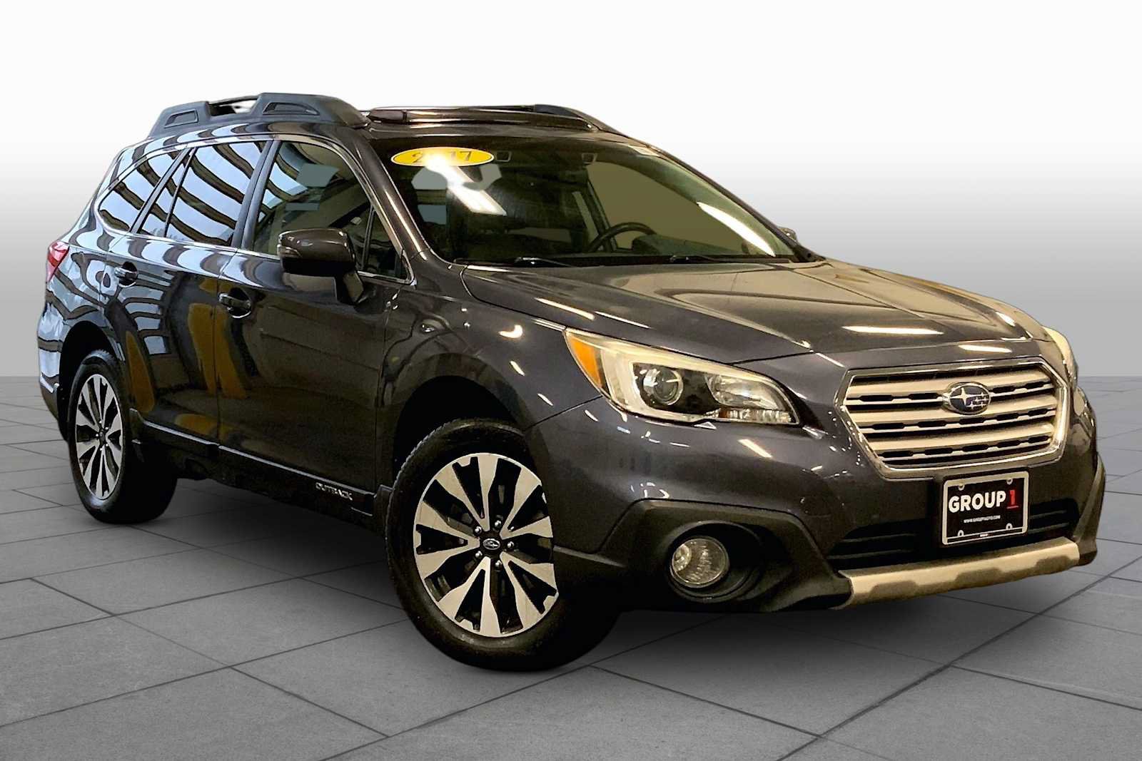 Used 2017 Subaru Outback 3.6R Limited AWD/4WD image 3