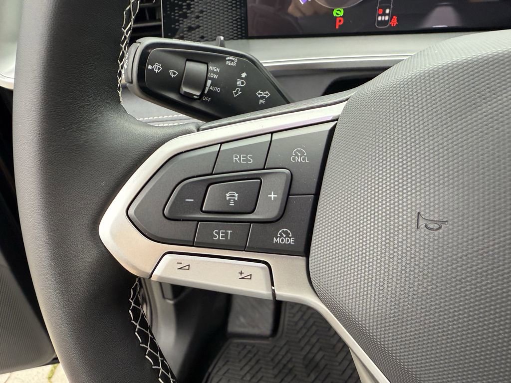 New 2026 Volkswagen Tiguan SE image 16