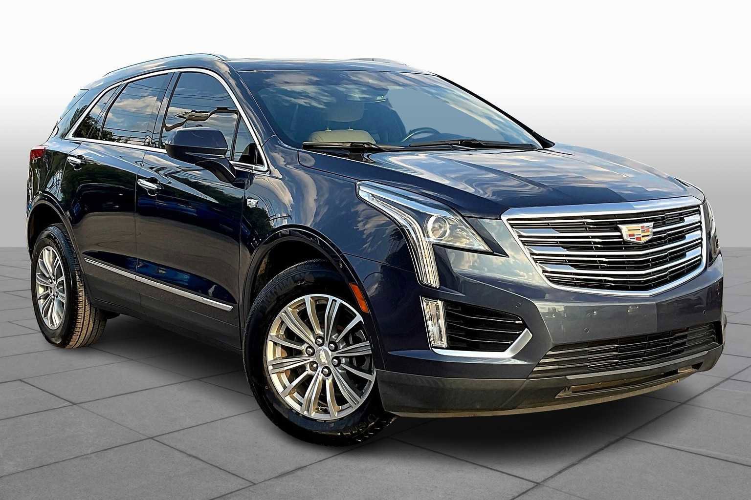 Used 2018 Cadillac XT5 Luxury w/ Driver Awareness Package image 3