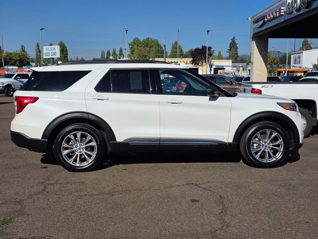 Used 2023 Ford Explorer XLT w/ Equipment Group 202A image 6