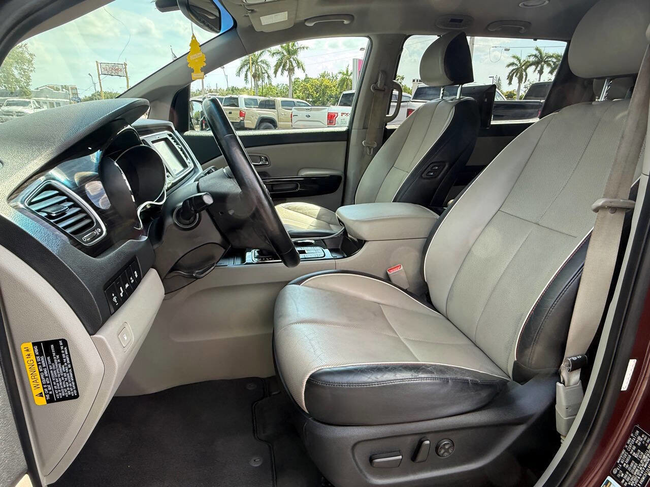 Used 2020 Kia Sedona SX image 13