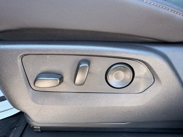 New 2025 GMC Hummer EV 2X w/ LPO, Illumination Package image 30