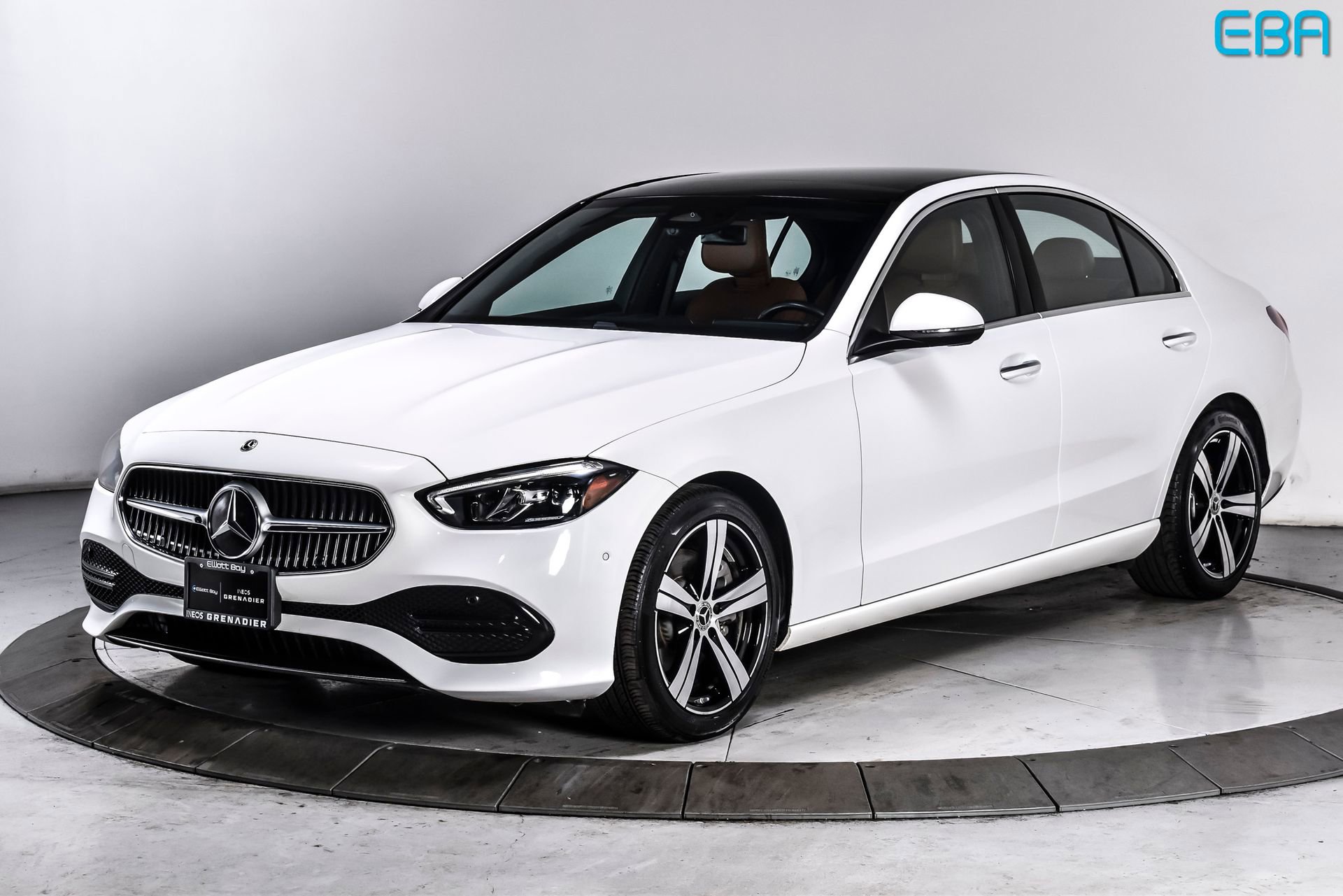 Used 2025 Mercedes-Benz C 300 4MATIC Sedan image 2