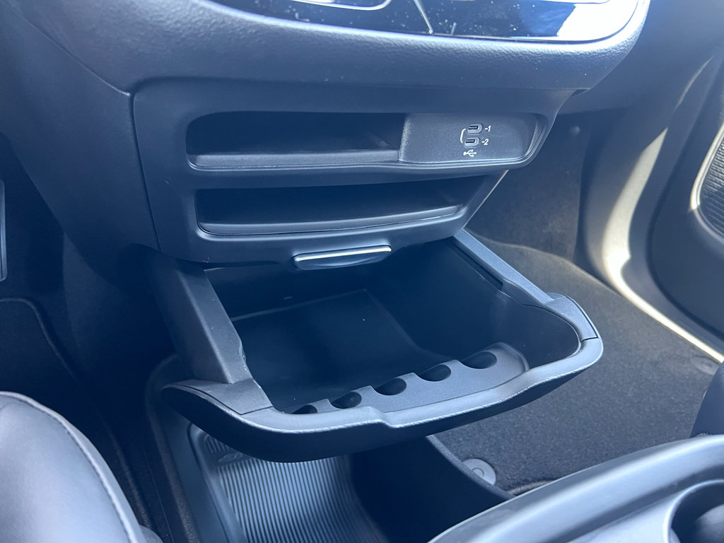 New 2027 Chrysler Pacifica Select w/ Family Tech Group FWD image 29