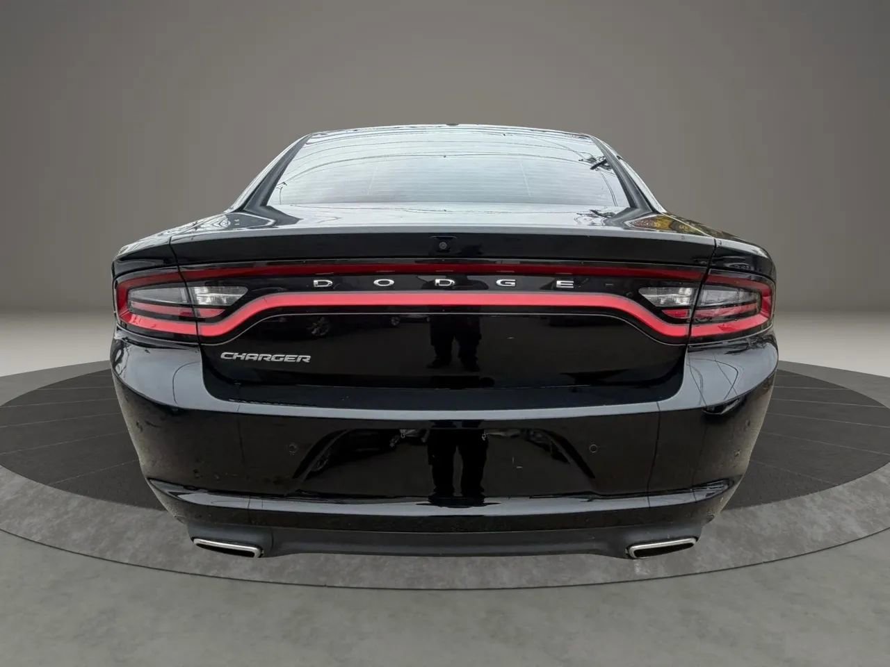 Used 2022 Dodge Charger SXT w/ Leather Interior Group RWD image 6
