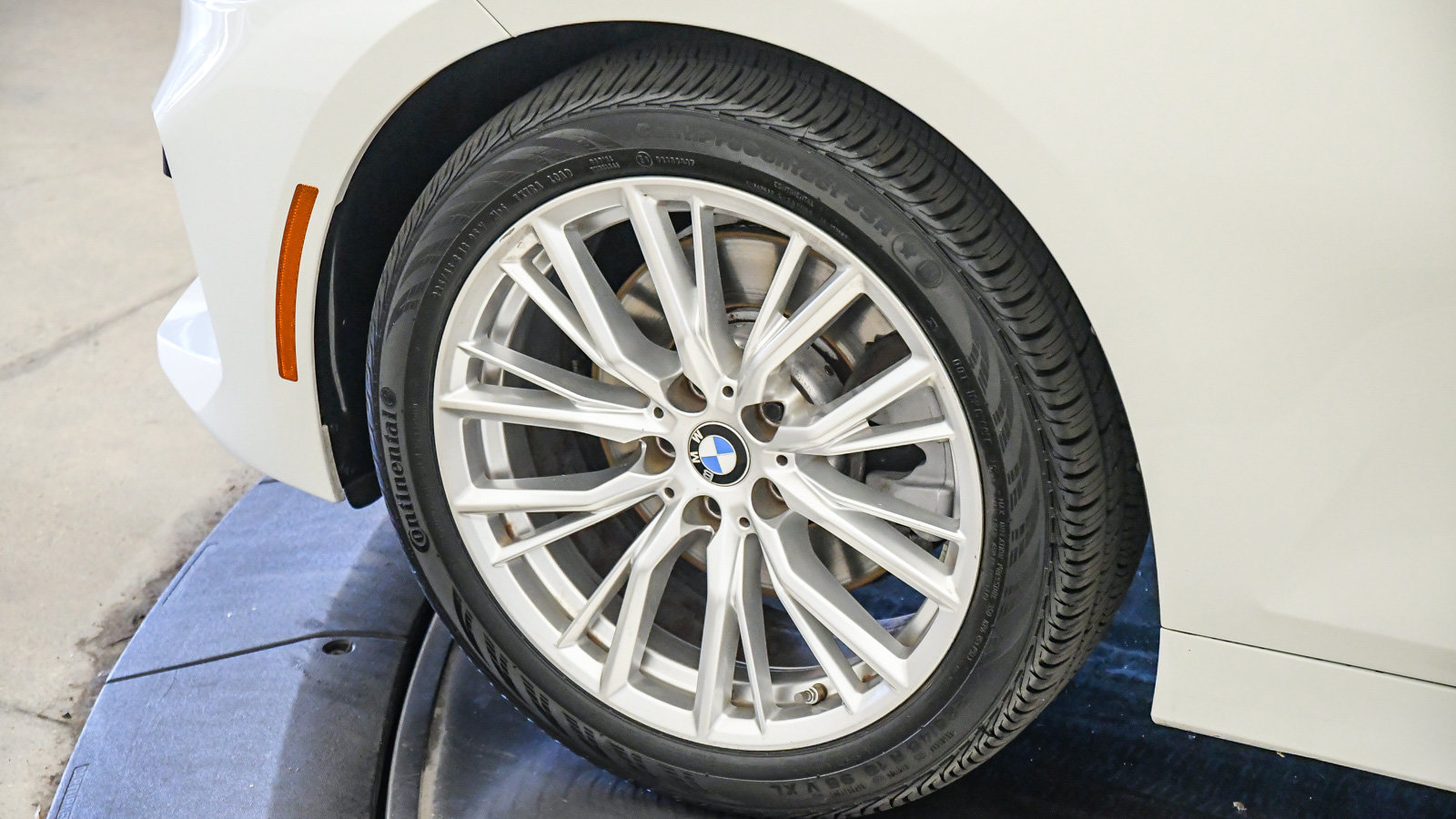 Certified 2023 BMW 330i Sedan w/ Convenience Package RWD image 10