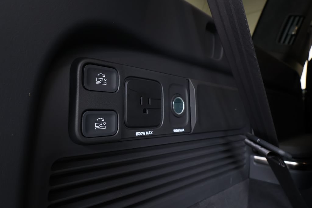 Used 2022 Rivian R1S Launch Edition AWD/4WD image 16