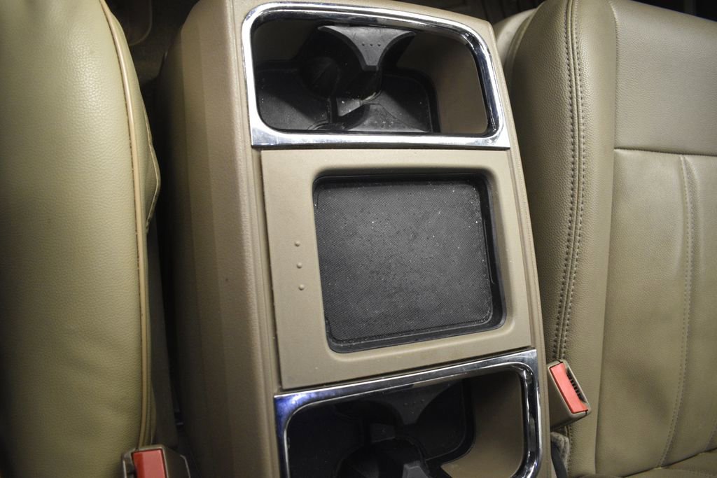 Used 2015 Chrysler Town & Country Touring w/ Driver Convenience Group image 51