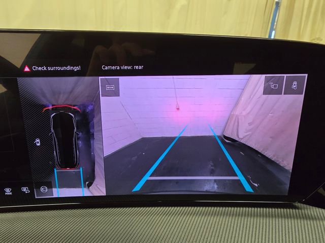 New 2025 Audi SQ5 Prestige image 17