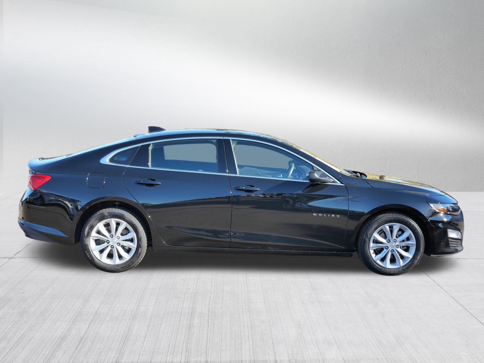 Used 2025 Chevrolet Malibu LT image 8
