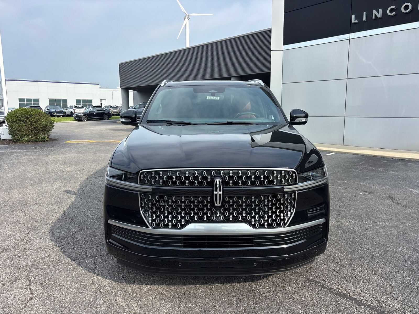 New 2026 Lincoln Navigator Reserve AWD/4WD image 2