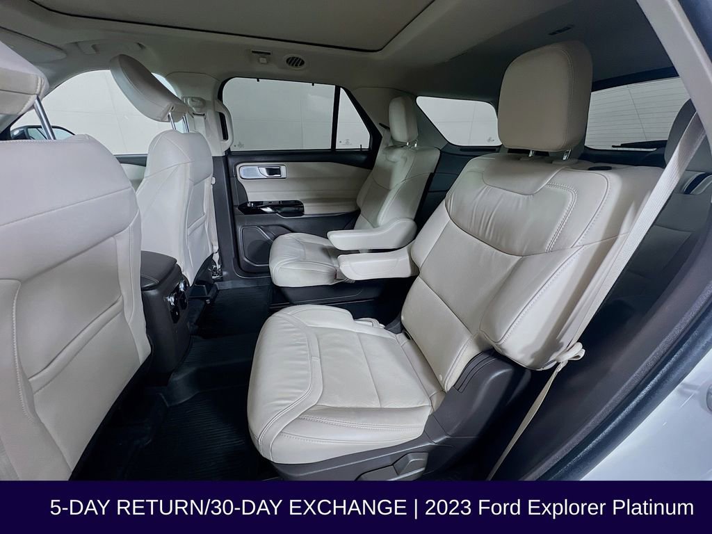 Used 2023 Ford Explorer Platinum w/ Technology Package AWD/4WD image 28