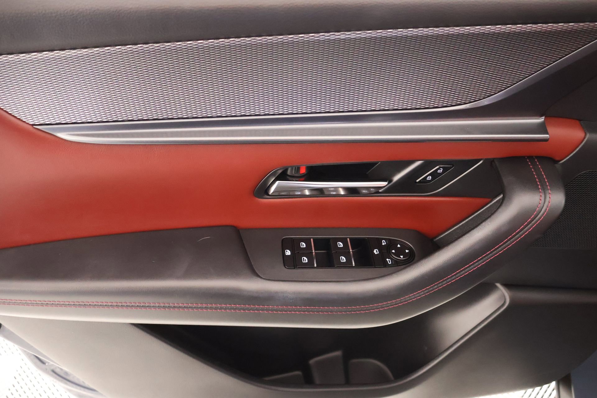 Used 2025 MAZDA CX-70 3.3 Turbo S w/ Premium Package image 17