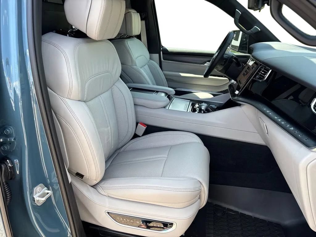 New 2026 Jeep Grand Wagoneer L Summit AWD/4WD image 37