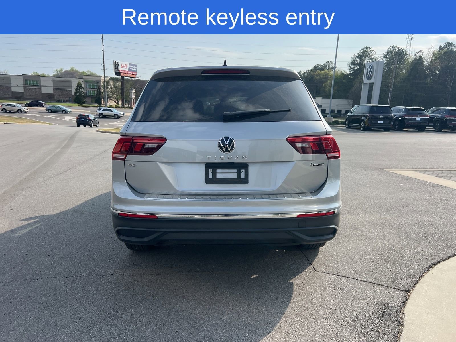 Certified 2024 Volkswagen Tiguan SE image 4