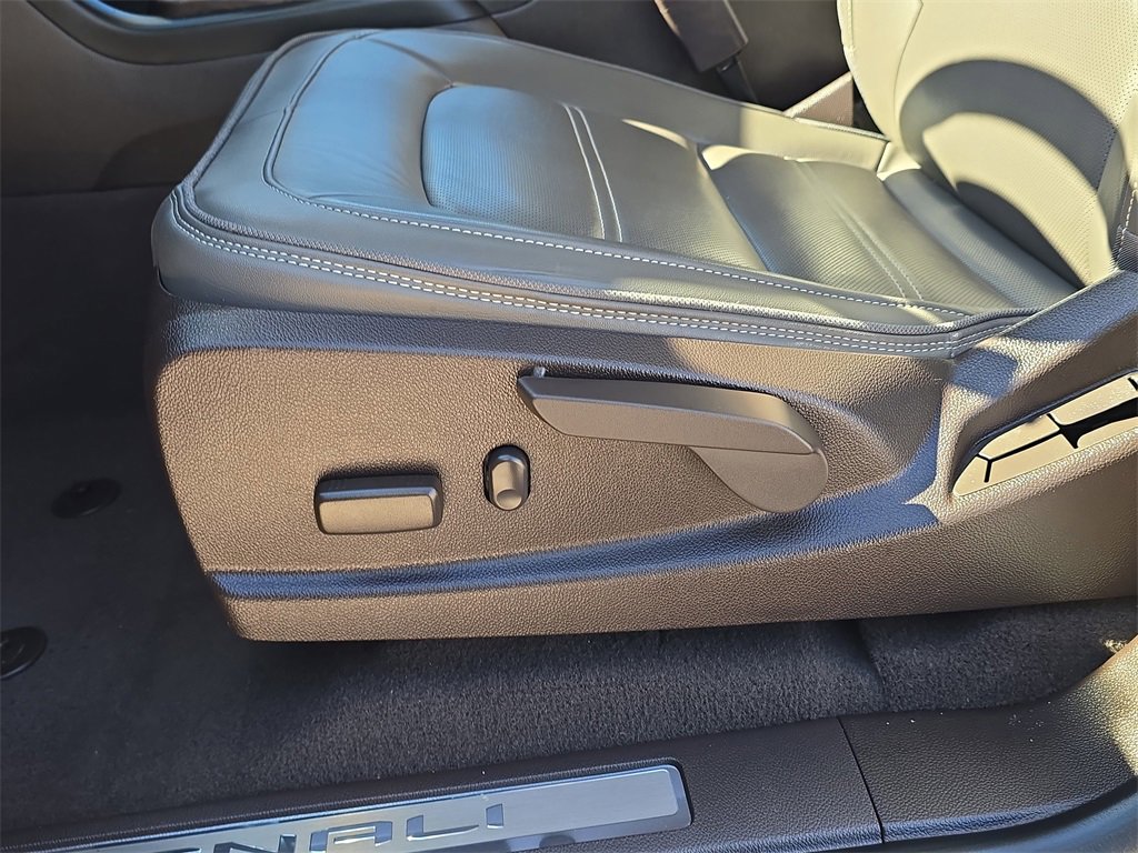 Used 2022 GMC Canyon Denali image 20