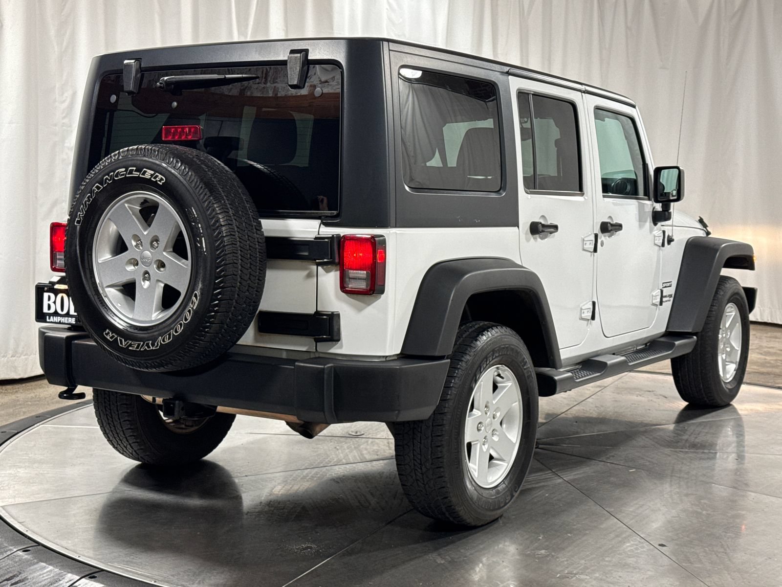 Used 2018 Jeep Wrangler Unlimited Sport S AWD/4WD image 12
