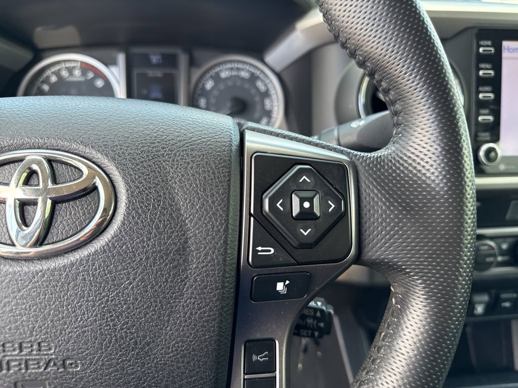 Used 2021 Toyota Tacoma SR5 AWD/4WD image 16