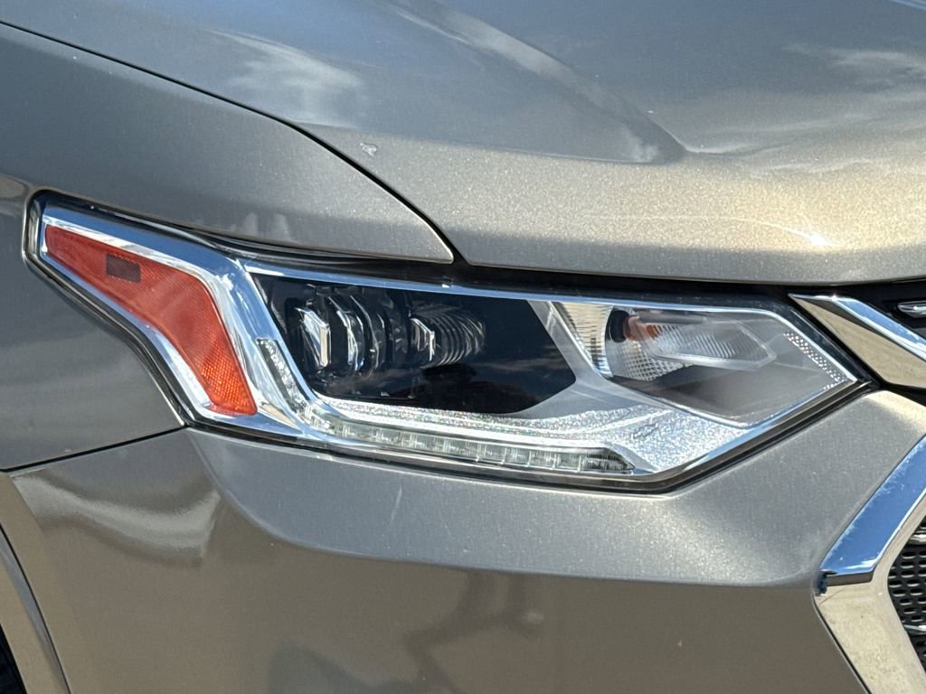 Used 2018 Chevrolet Traverse Premier w/ Driver Confidence II Package FWD image 4