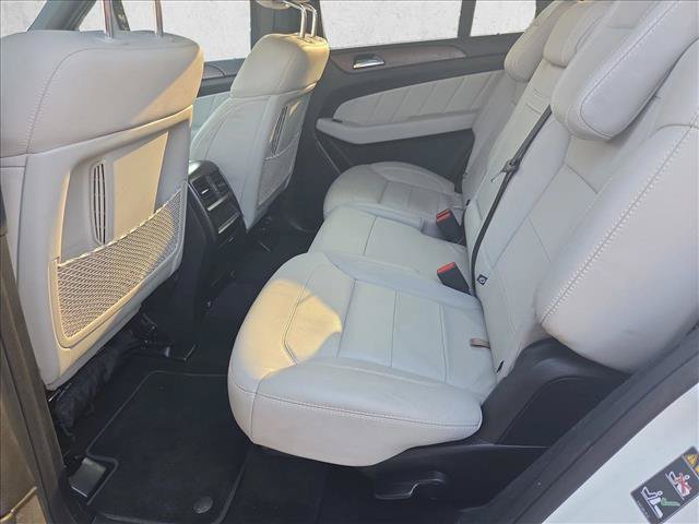 Used 2015 Mercedes-Benz GL 320 BlueTEC 4MATIC image 9