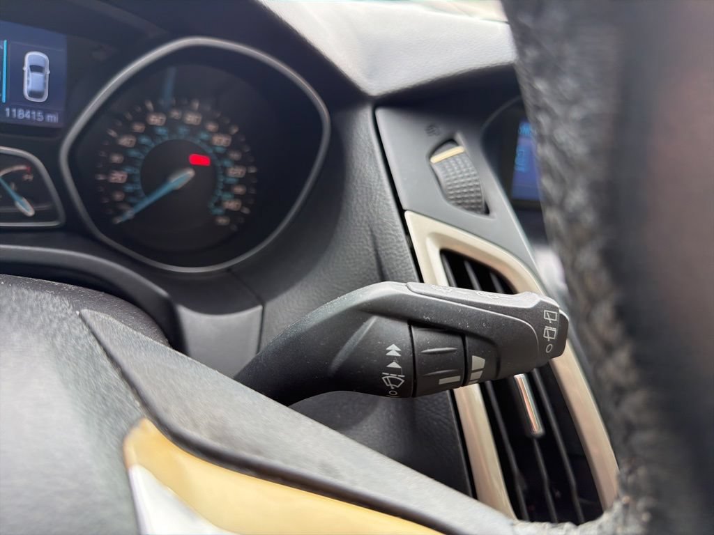 Used 2012 Ford Focus SEL FWD image 15