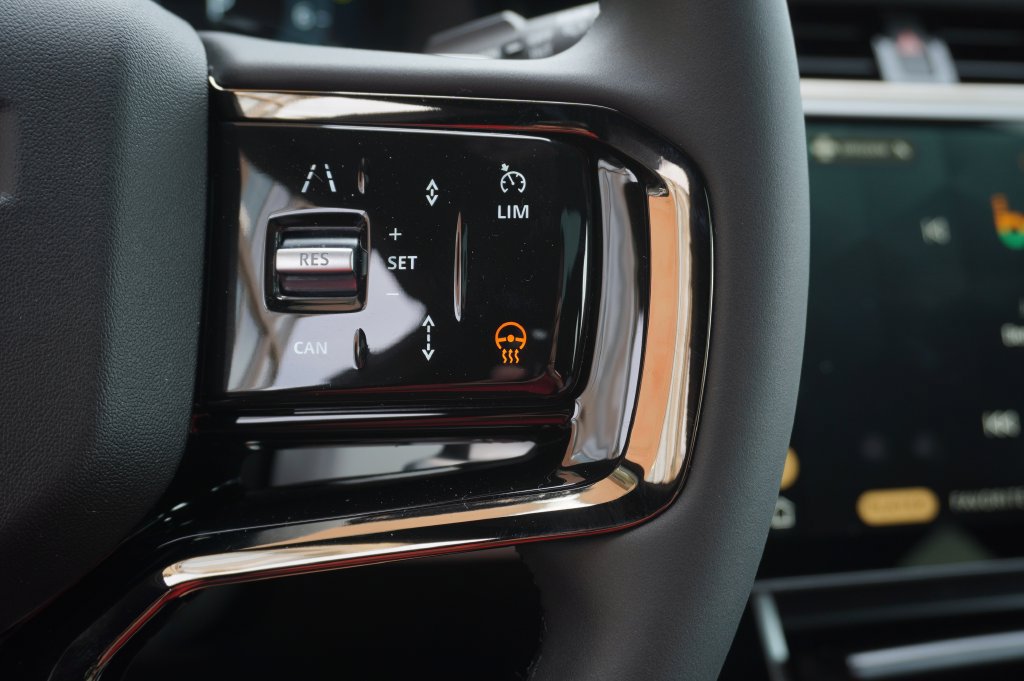 New 2026 Land Rover Range Rover Evoque Hoxton AWD/4WD image 17