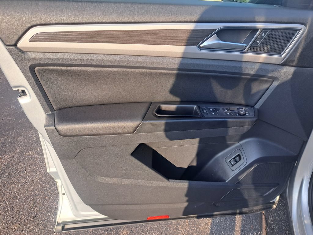 Used 2018 Volkswagen Atlas SEL w/ R-Line Package AWD/4WD image 22