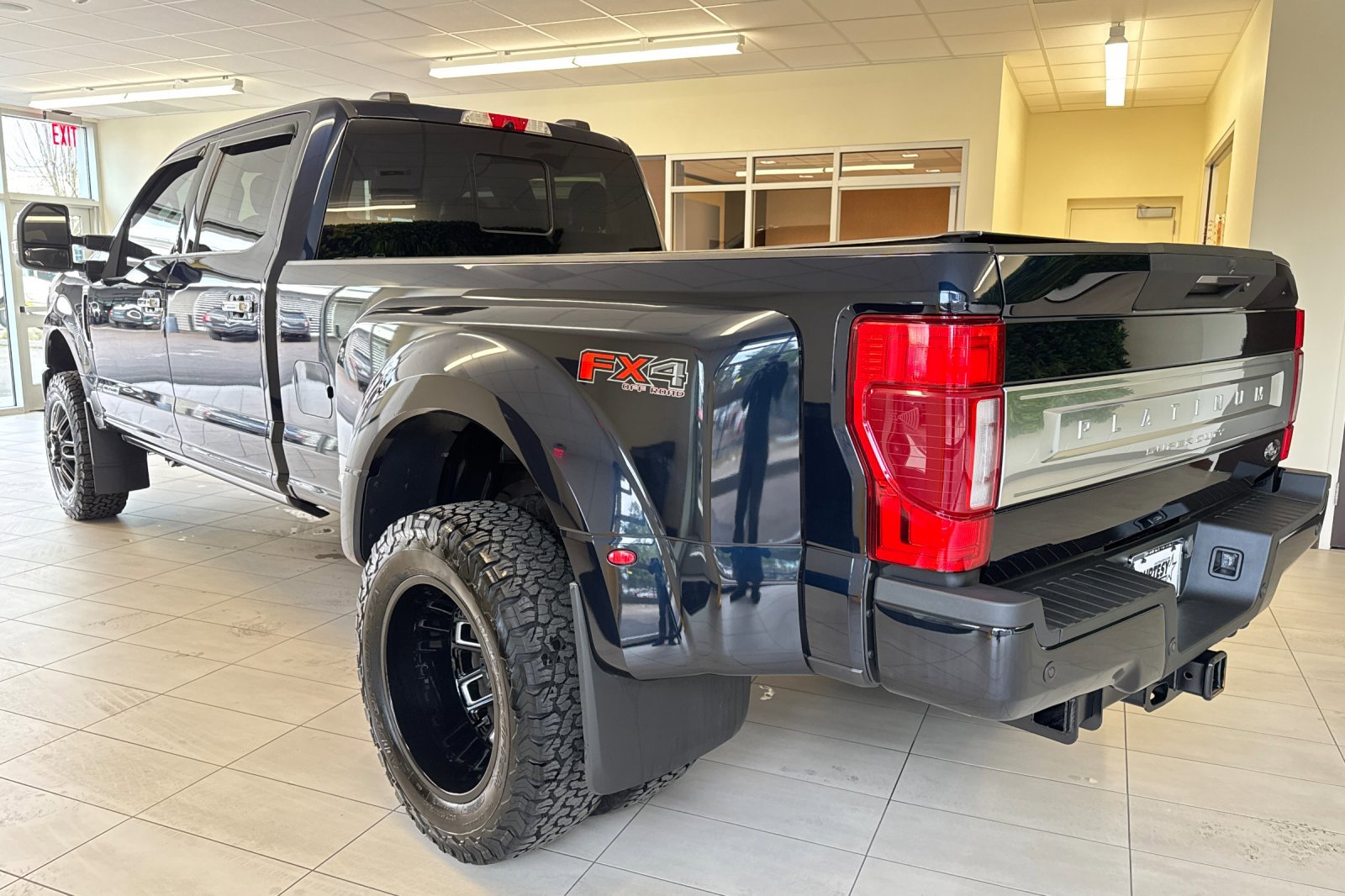 Used 2022 Ford F350 Platinum image 6