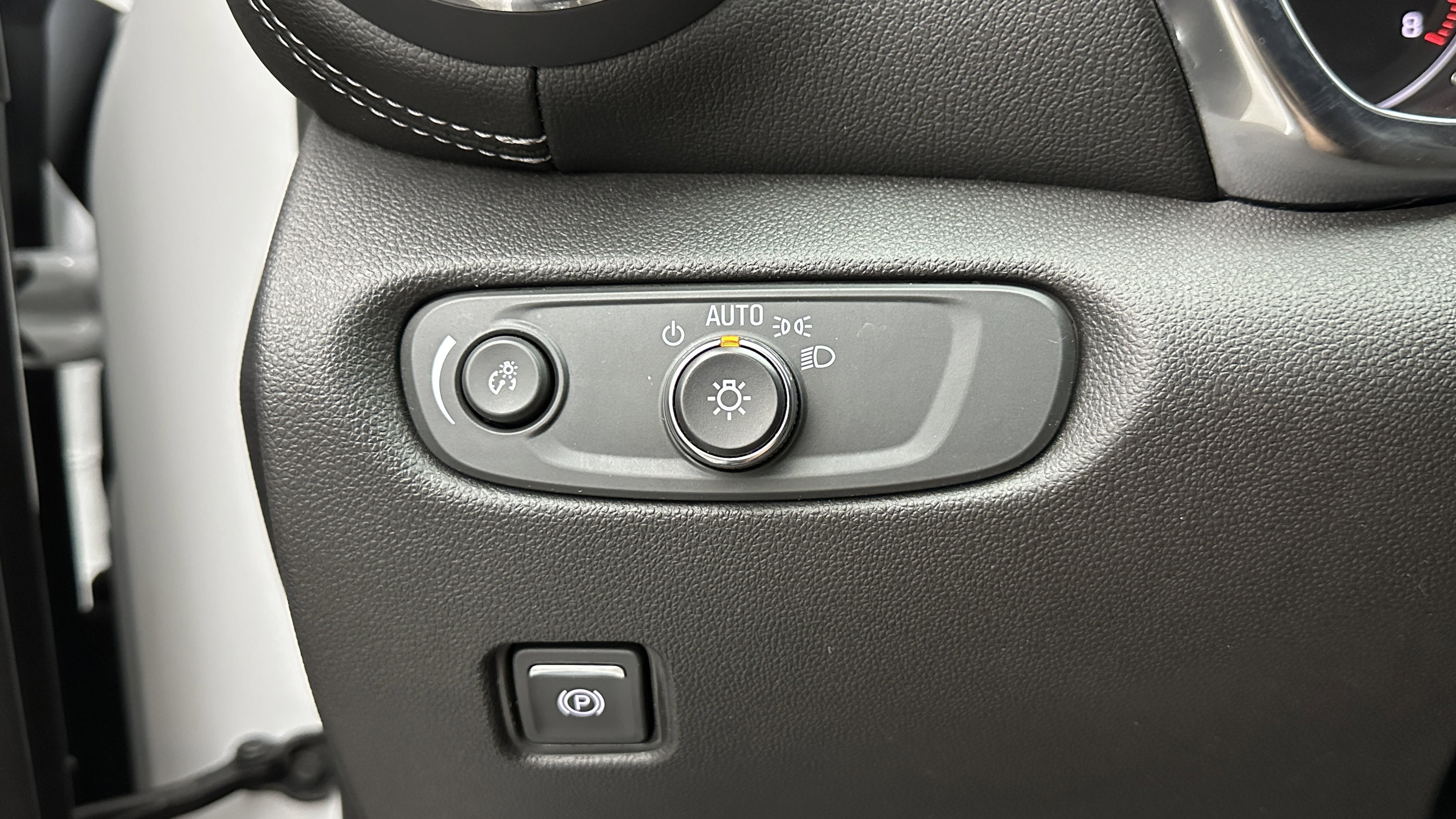 Used 2023 Chevrolet Blazer LT image 24