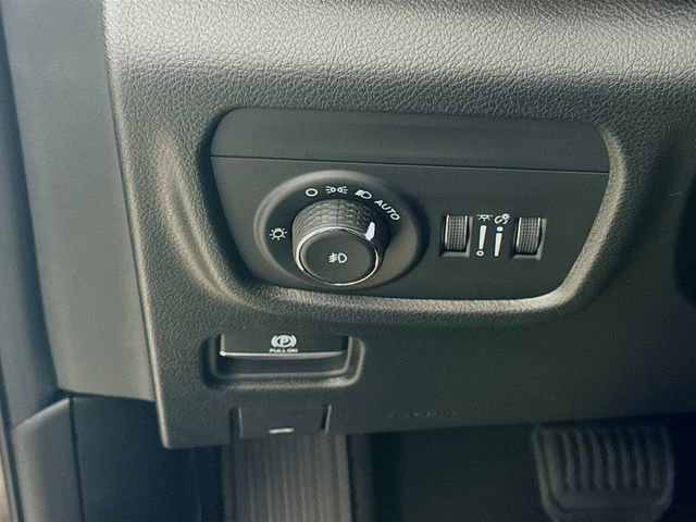 New 2025 Jeep Grand Cherokee Limited w/ Black Appearance Package image 10