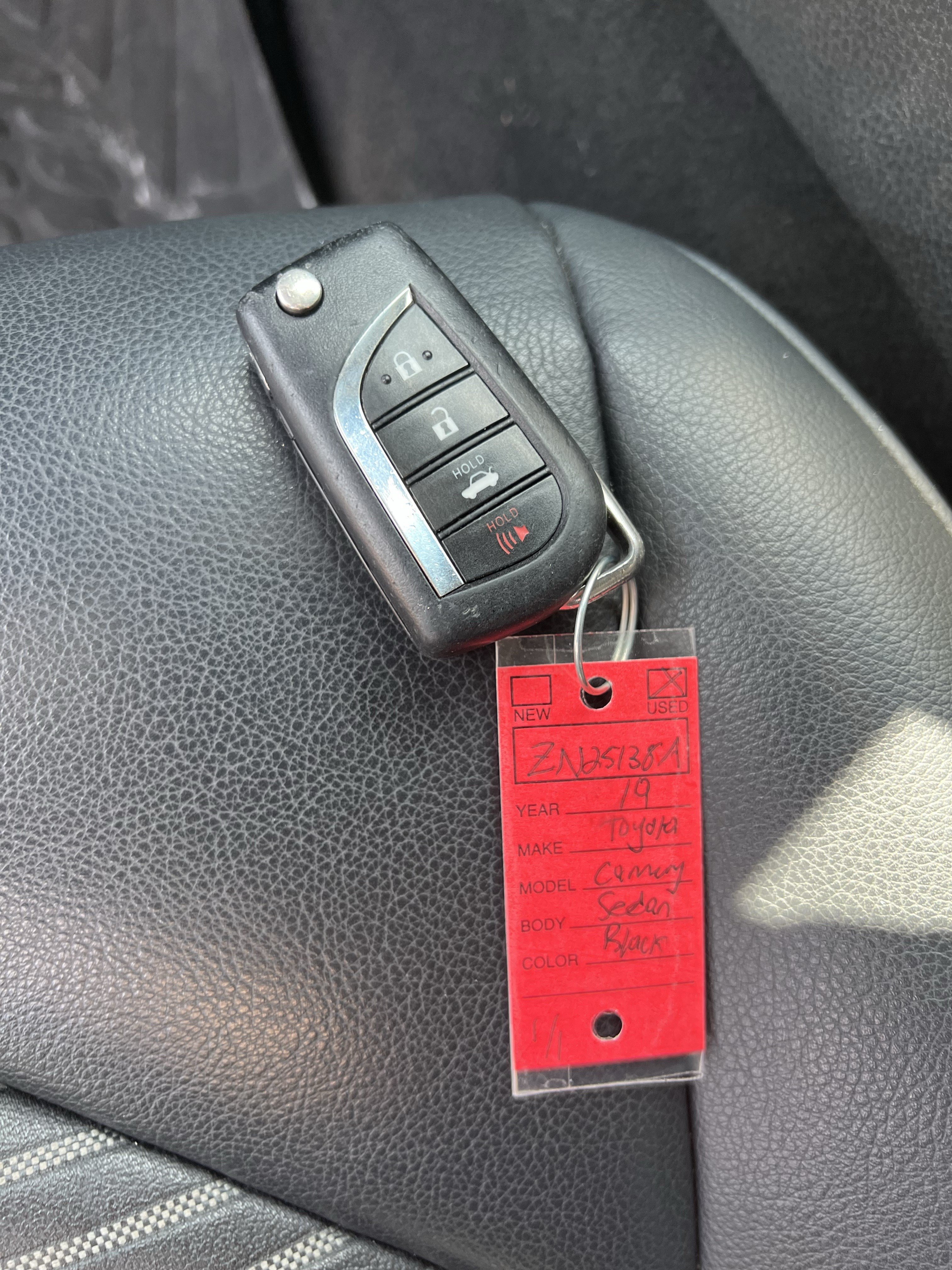 Used 2019 Toyota Camry SE FWD image 38