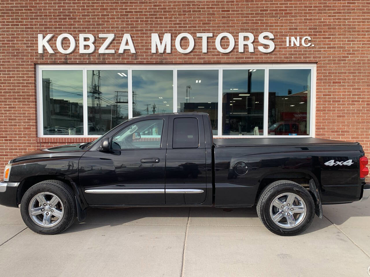 Used 2007 Dodge Dakota Laramie w/ Popular Equipment Group image 2