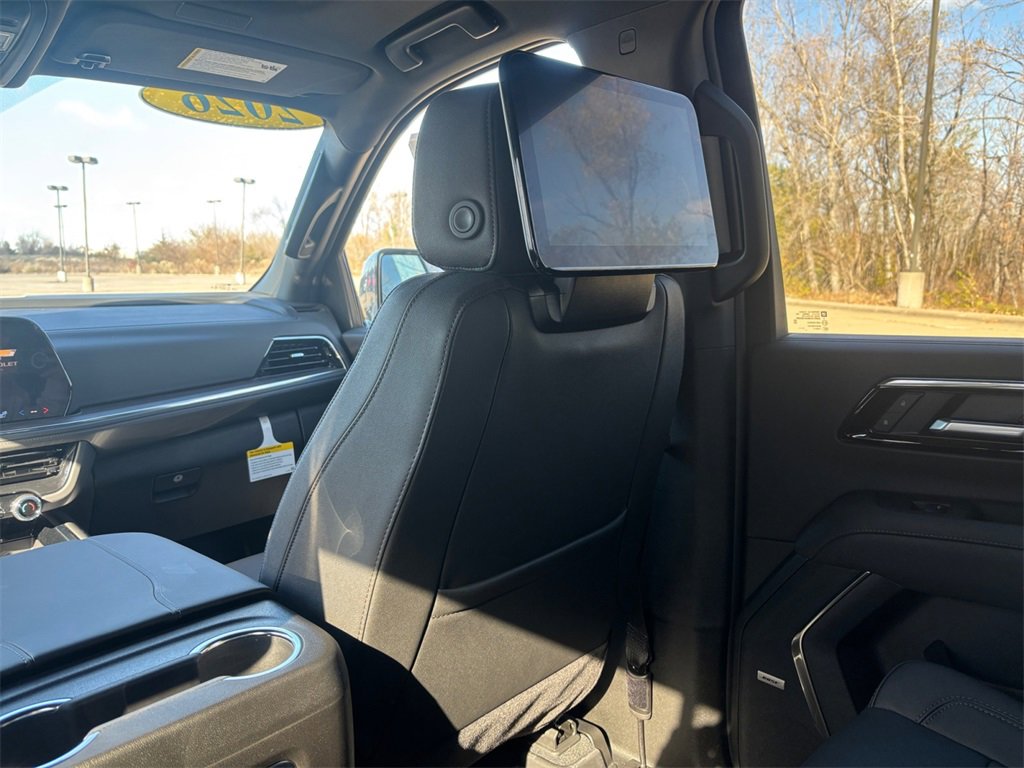 New 2026 Chevrolet Suburban Z71 image 17