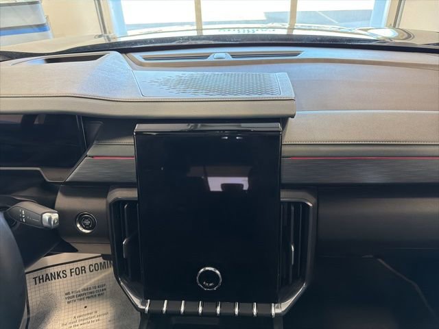 Used 2025 GMC Acadia AT4 w/ Luxury Package image 28