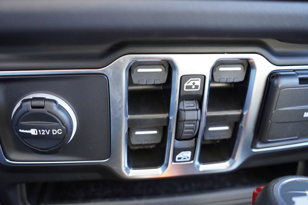 Certified 2025 Jeep Wrangler Unlimited Sahara w/ Safety Group image 27