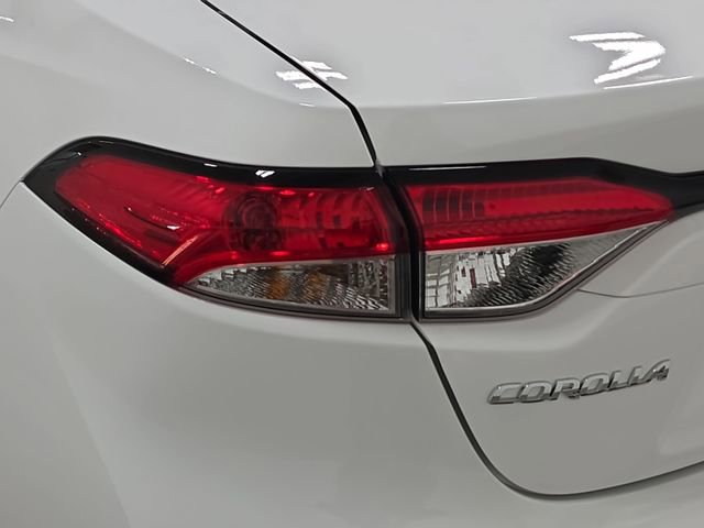 Certified 2025 Toyota Corolla LE FWD image 28