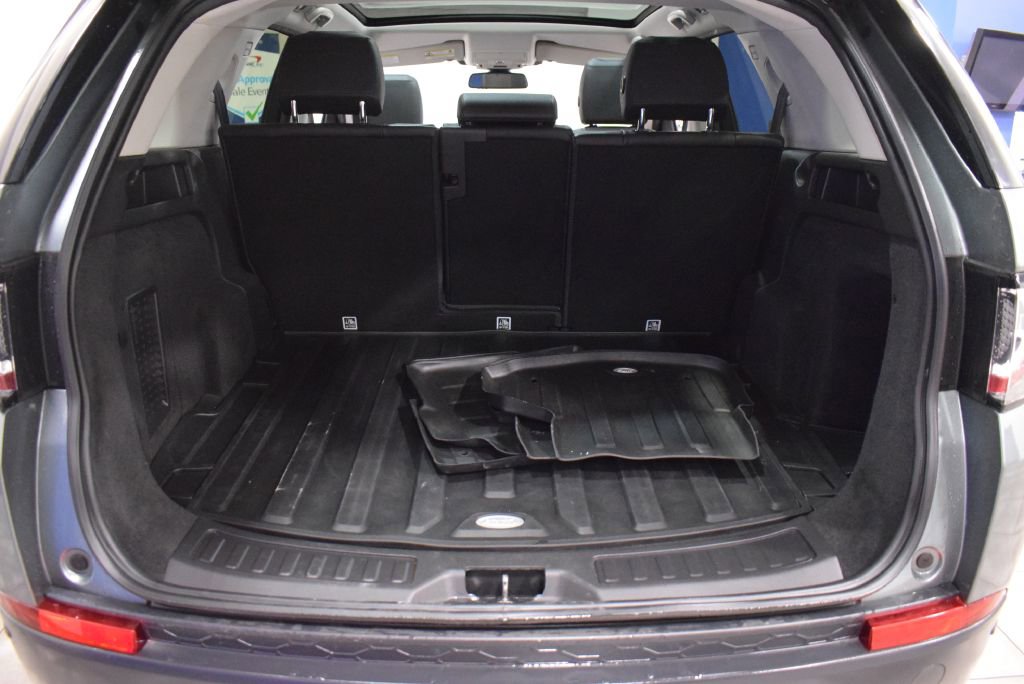 Used 2018 Land Rover Discovery Sport HSE image 14
