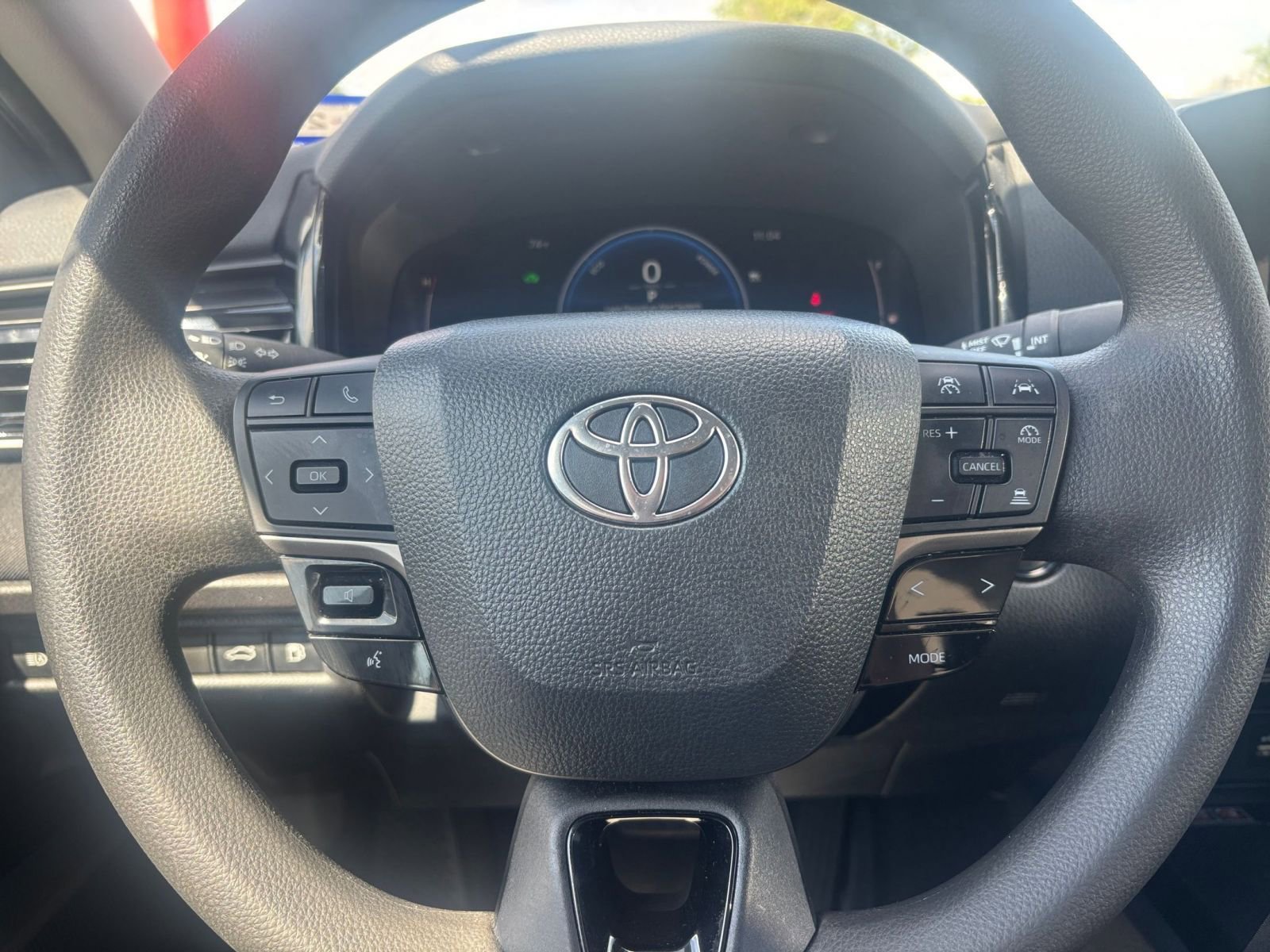 Used 2025 Toyota Camry LE image 27
