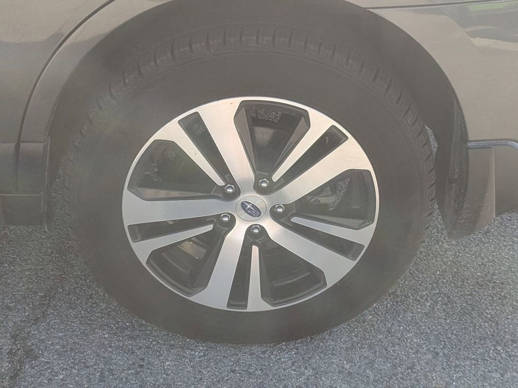 Used 2018 Subaru Outback 3.6R Limited AWD/4WD image 10