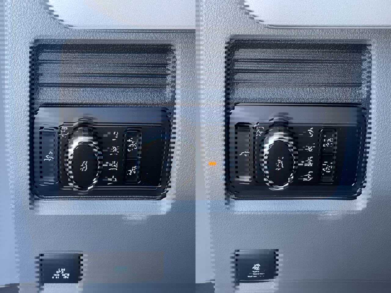 New 2026 Ford F250 XL w/ XL Chrome Package image 23